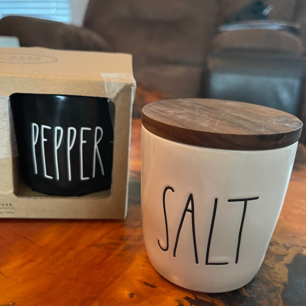 rae dunn salt & pepper cellars (8.3 oz)